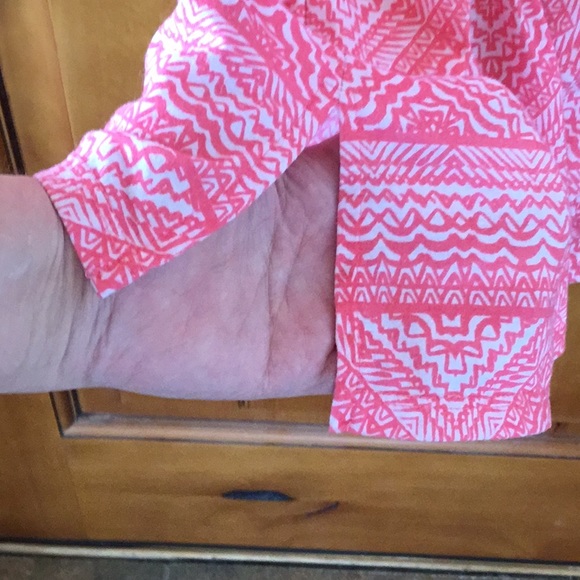 Woman’s loose-fitting top by erika, peachy pink ikat print, size XL - Picture 6 of 16